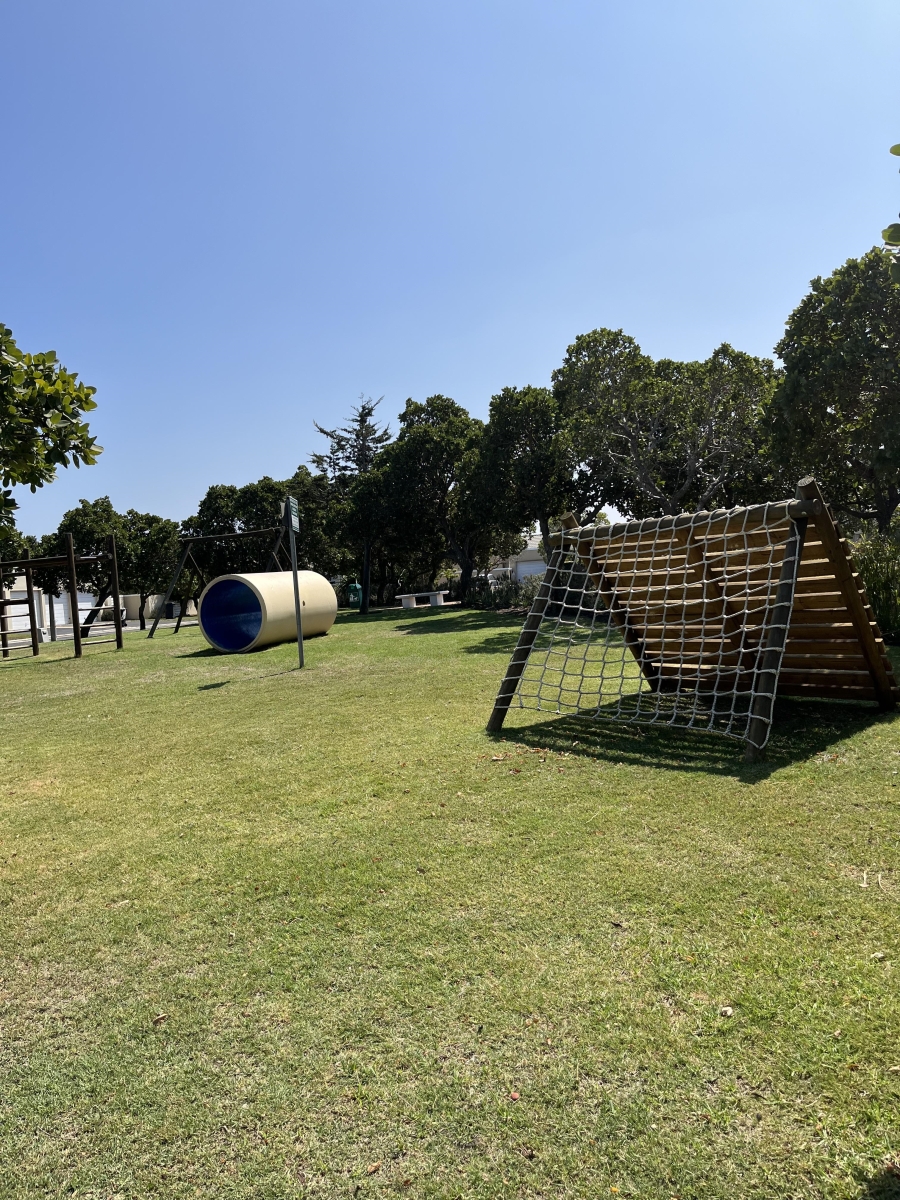 4 Bedroom Property for Sale in Sunningdale Western Cape